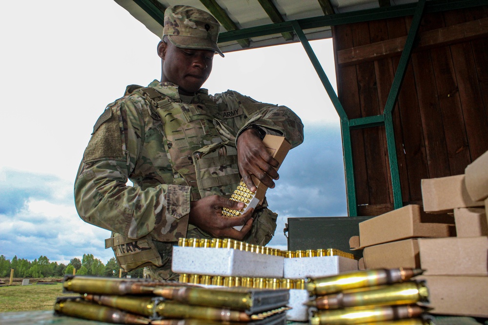 DVIDS - Images - 1/68 Conducts Small Arms Range [Image 2 of 5]