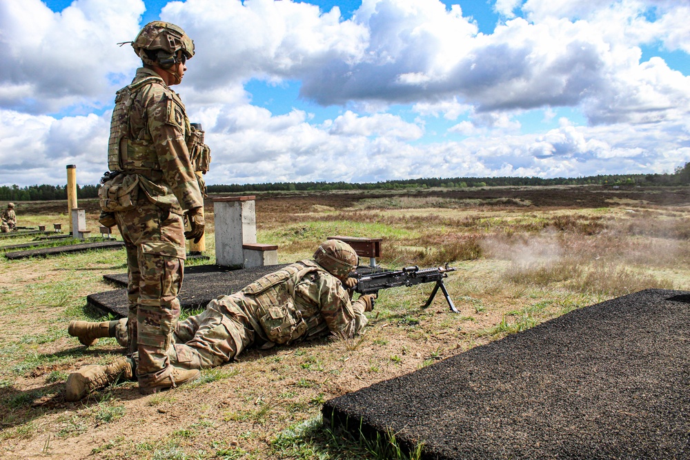 DVIDS - Images - 1/68 Conducts Small Arms Range [Image 5 of 5]