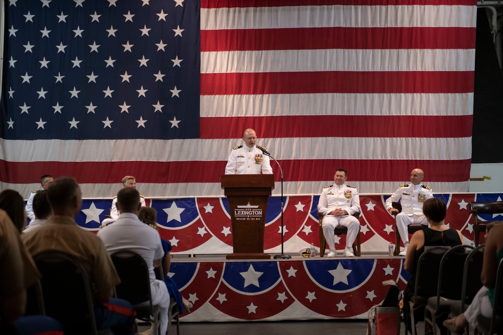 Training Squadron 27 Holds Change of Command