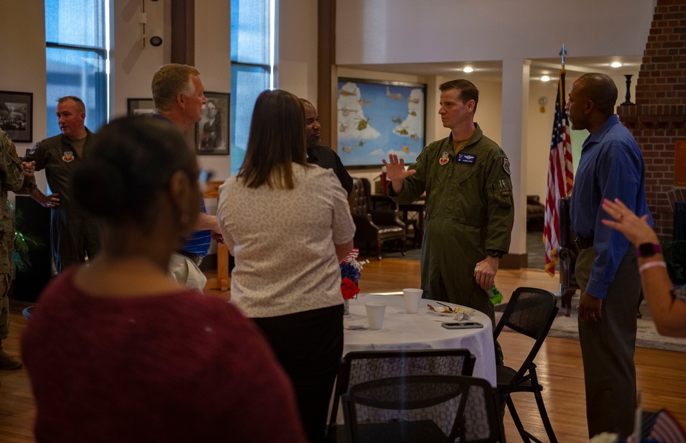 Committee bridges gap between educators, military families