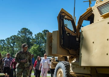 Committee bridges gap between educators, military families