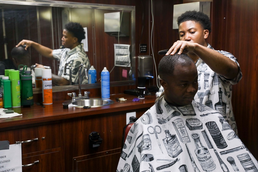 Gunston Hall: Barber shop