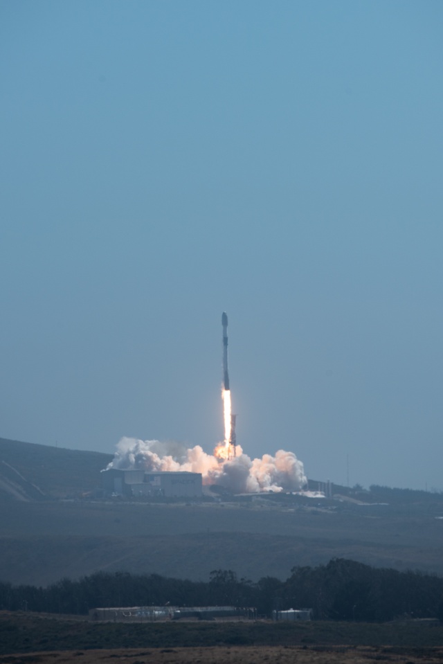 Starlink Mission Launches from Vandenberg