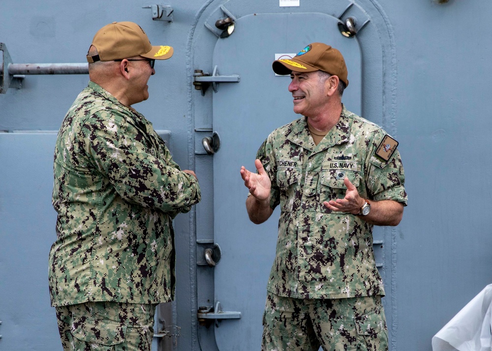 VADM Kitchener Visits GHWB