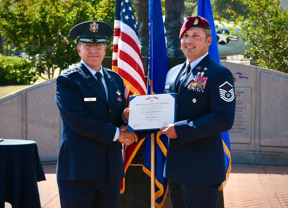 Special Tactics Airman awarded Silver, Bronze Star for gallantry