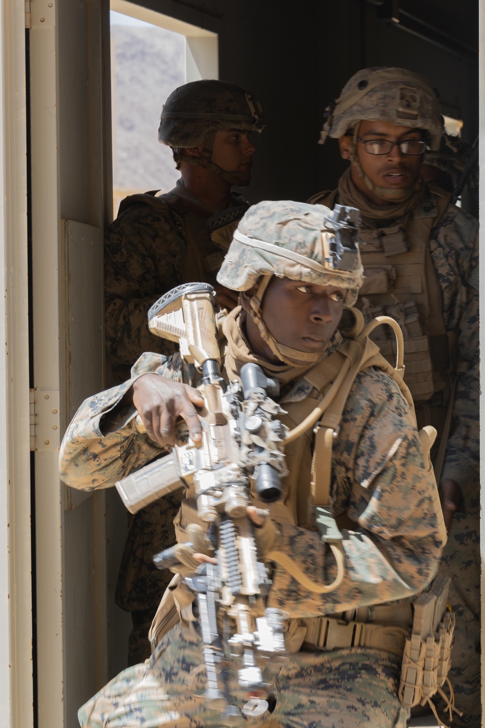 DVIDS - Images - 2/2 assaults Range 220 during MWX 3-22 [Image 1 of 8]