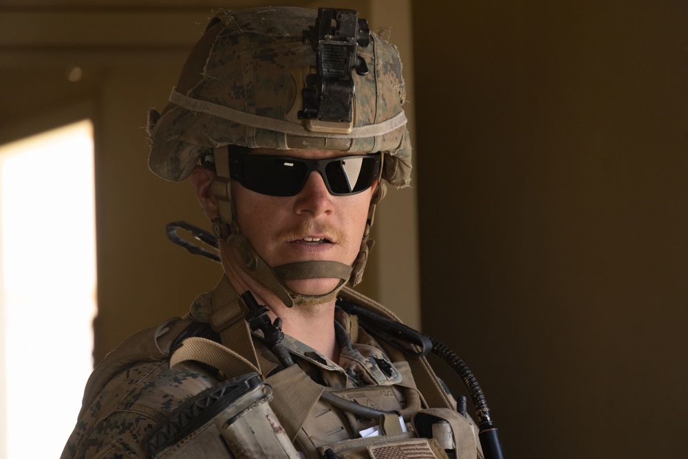 2/2 assaults Range 220 during MWX 3-22