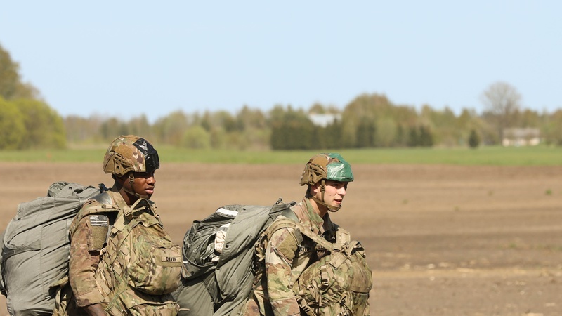 US Paratroopers of 173rd Airborne Brigade conduct a proficiency jump over Latvia