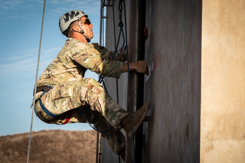 CJTF-HOA members participate in French Desert Commando Course