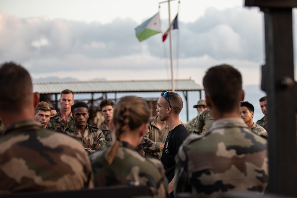 CJTF-HOA members participate in French Desert Commando Course