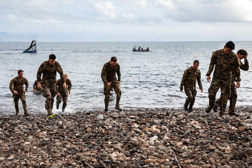 CJTF-HOA members participate in French Desert Commando Course