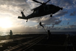 Mobile Bay, HSC-14, EODMU 3 conduct HVBSS training