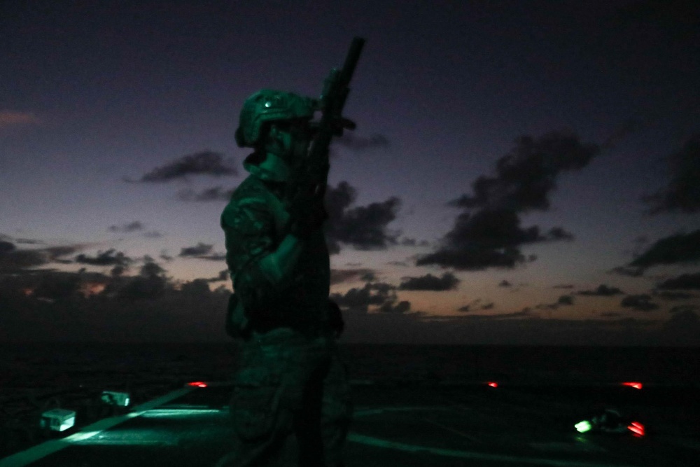 Mobile Bay, HSC-14, EODMU 3 conduct HVBSS training