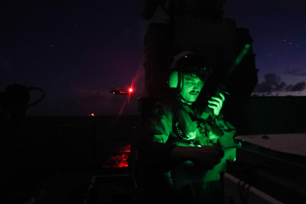 Mobile Bay, HSC-14, EODMU 3 conduct HVBSS training