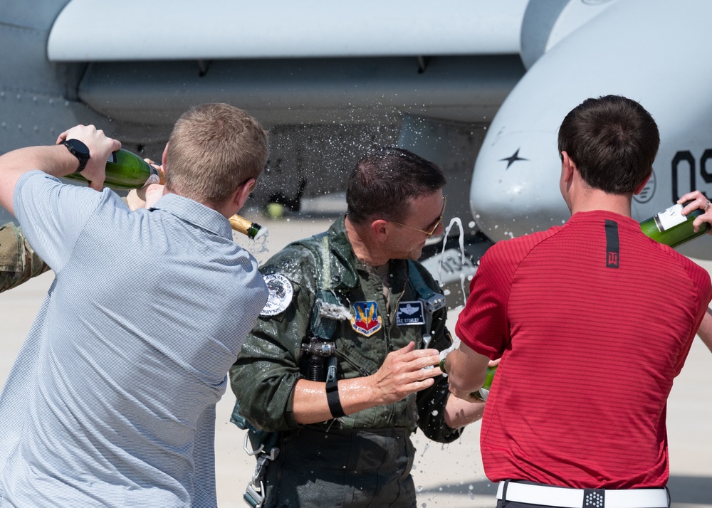 Fort Wayne Air Force commander pilots final military flight