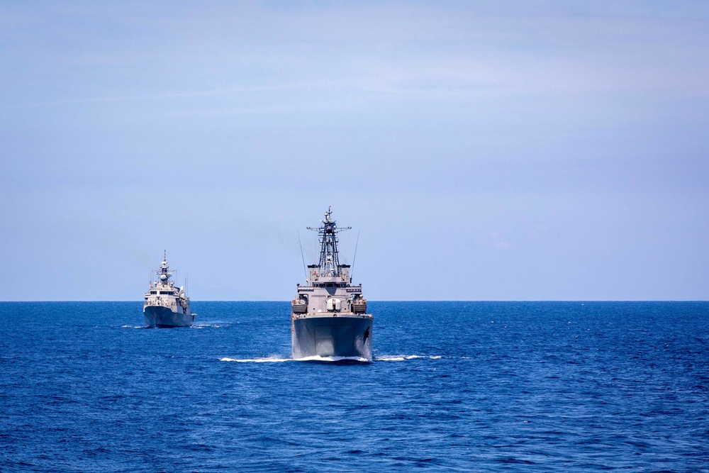 DVIDS - Images - U.S. and Greek (Hellenic) naval ships sail in ...