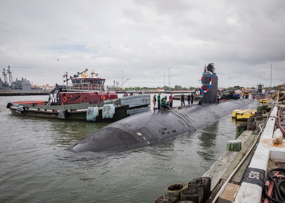 USS Albany Returns to Norfolk