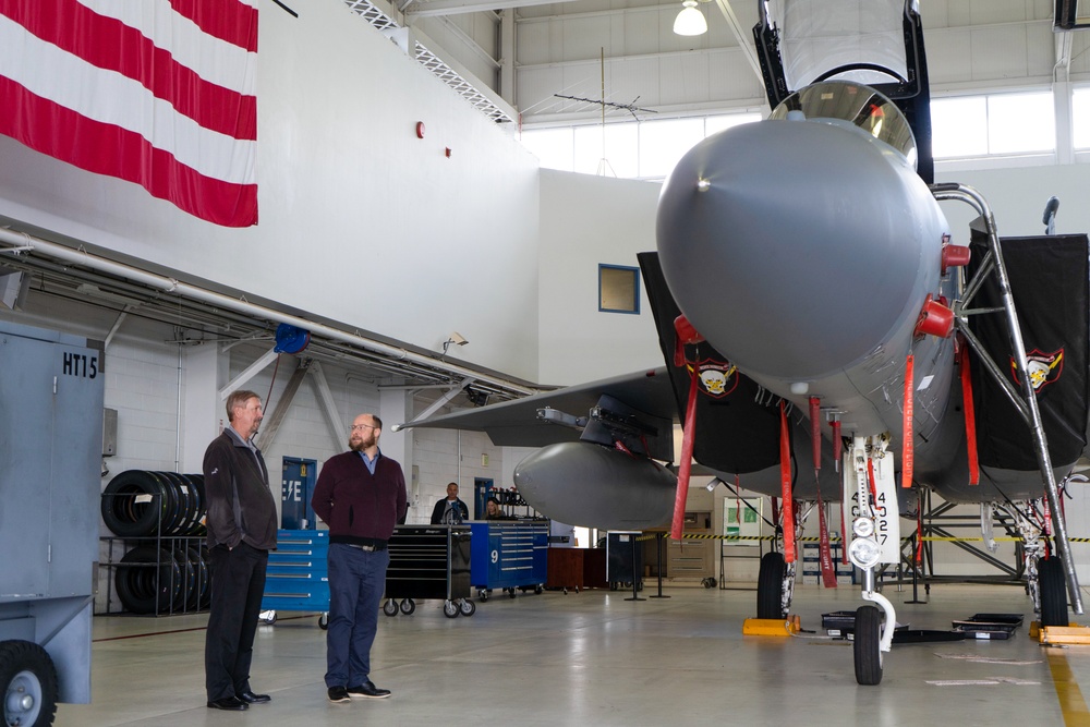 Boeing Representatives Visit Portland Air National Guard Base