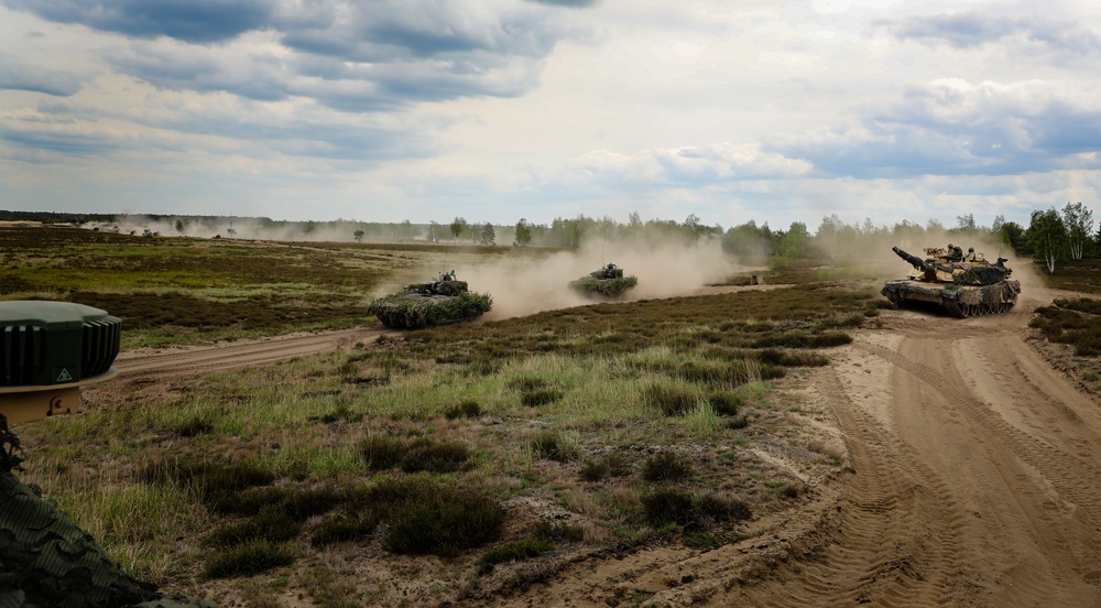 1-8 IN &amp; German soldiers prepare for LFX