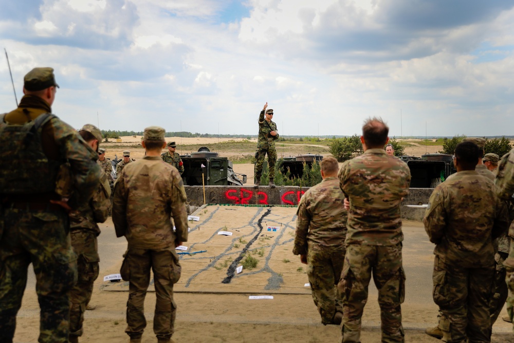 1-8 IN &amp; German soldiers prepare for LFX