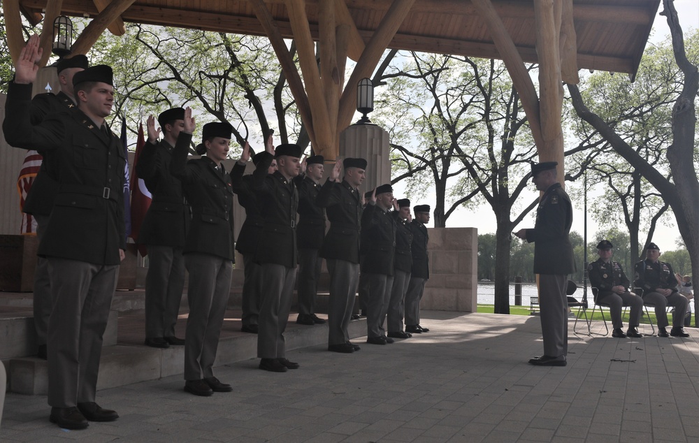 Brig. Gen. Linton administers Oath of Office