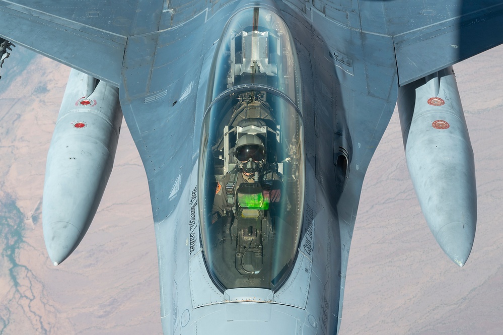 Arizona Air National Guard’s 161St Air Refueling Wing refuels F-16 Fighting Falcons from the 162nd Wing.