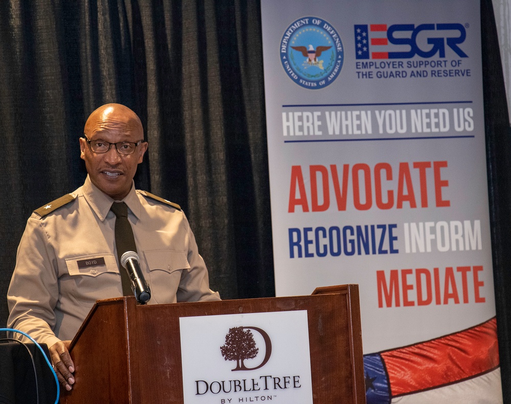 Illinois ESGR honors Employers at annual banquet