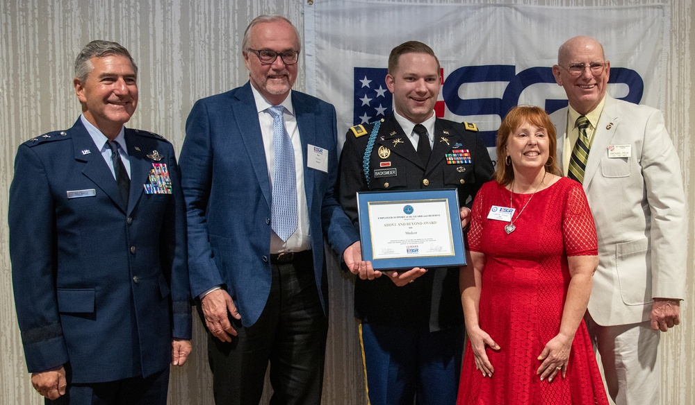 Illinois ESGR honors Employers at annual banquet