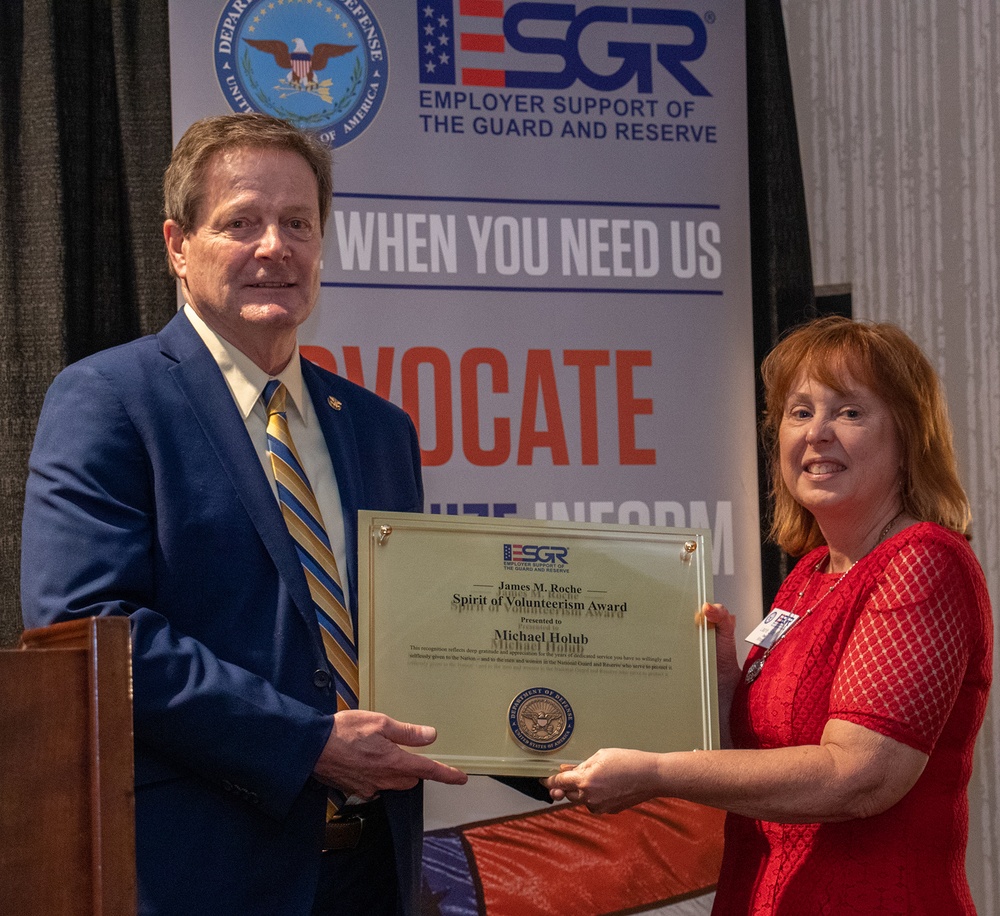 Illinois ESGR honors Employers at annual banquet