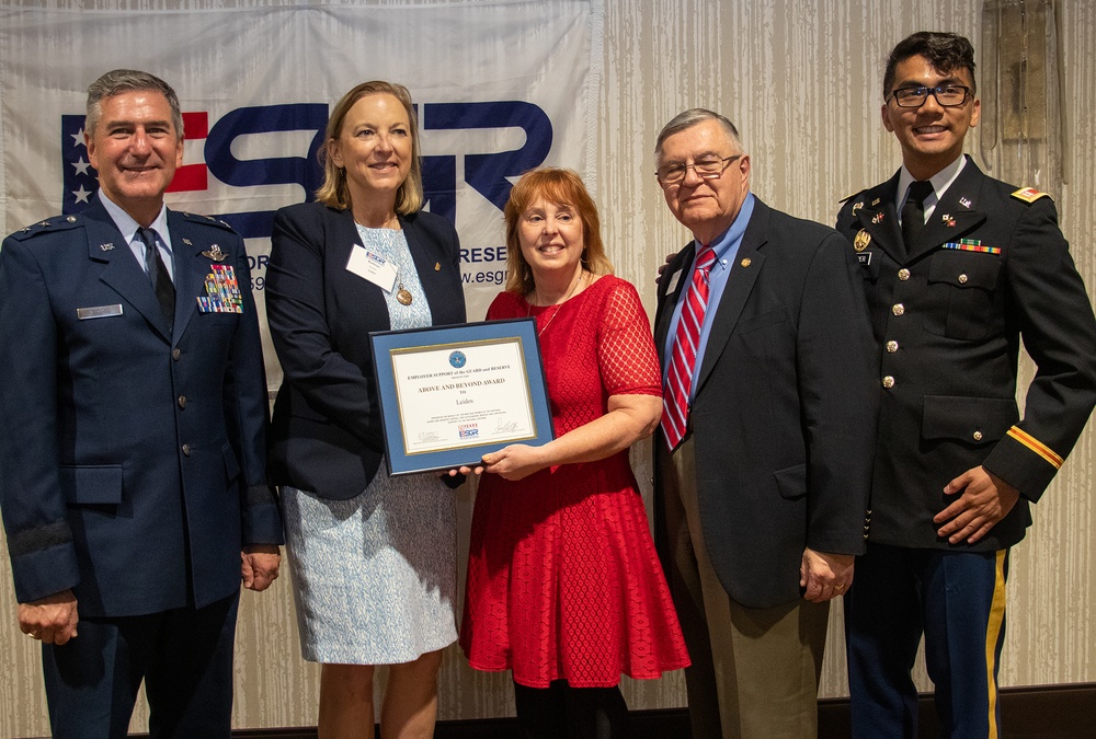 Illinois ESGR honors Employers at annual banquet