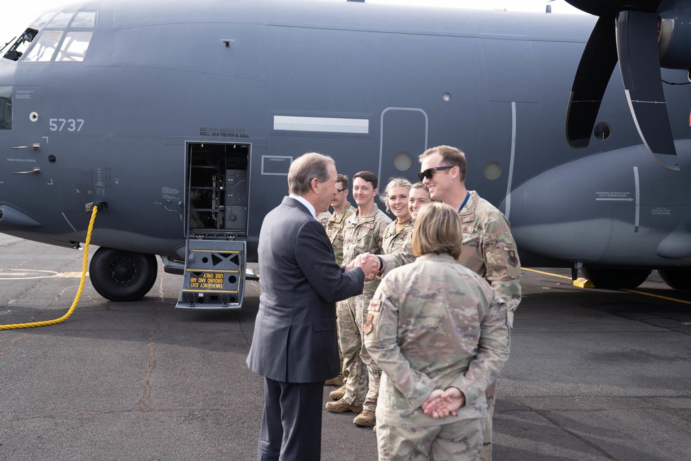 U.S. Ambassador to New Zealand visits 353 SOW, RNZAF 40 SQ for TN22