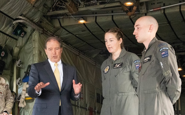 U.S. Ambassador to New Zealand visits 353 SOW, RNZAF 40 SQ for TN22