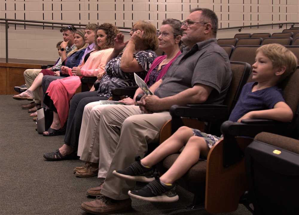 Illinois Army National Guard NCO Retires After Nearly 26 Years of Service