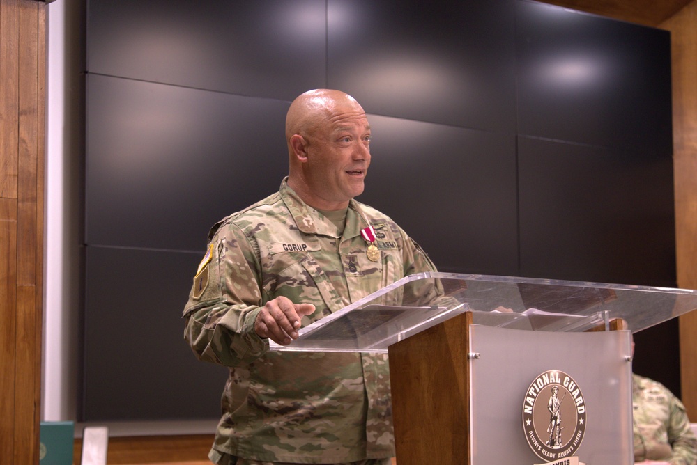 Illinois Army National Guard NCO Retires After Nearly 26 Years of Service