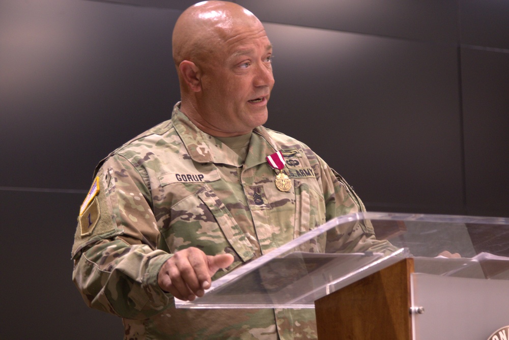 Illinois Army National Guard NCO Retires After Nearly 26 Years of Service