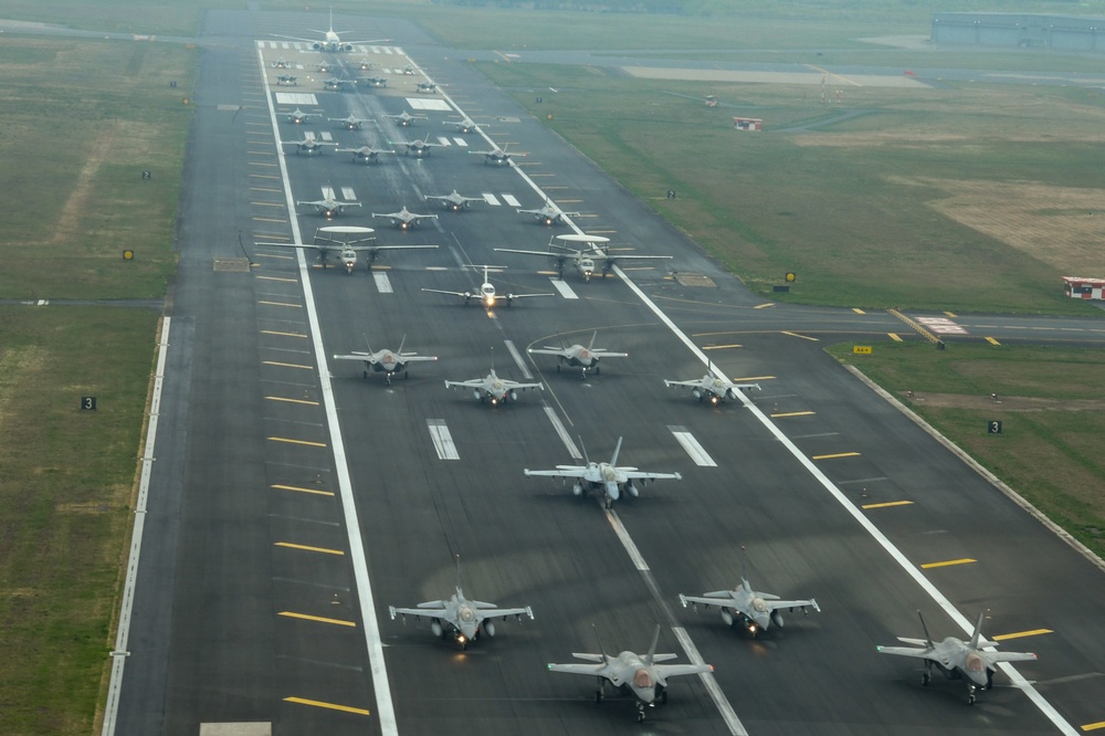 NAF Misawa, 35th FW, and JASDF Participate in “Elephant Walk”