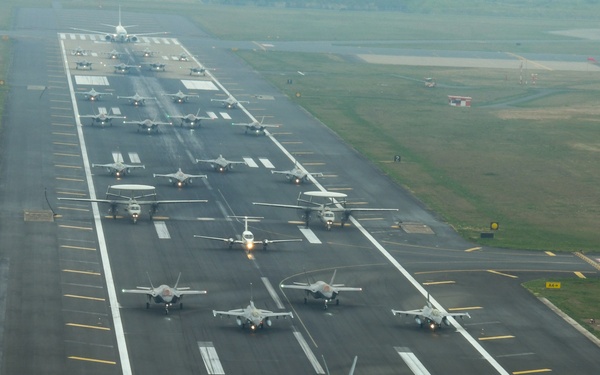 NAF Misawa, 35th FW, and JASDF Participate in “Elephant Walk”