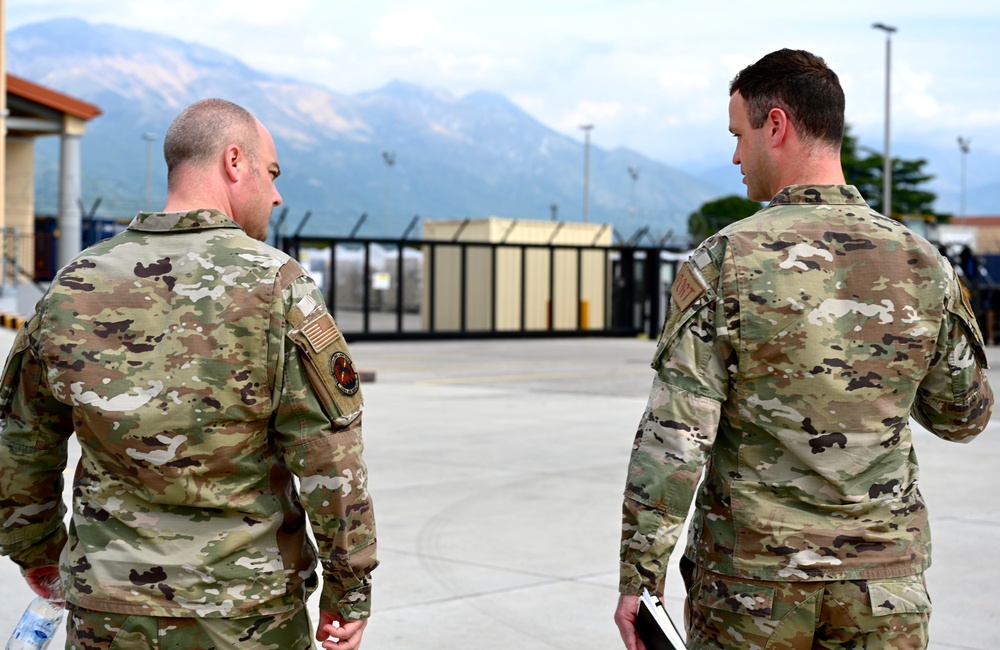 521st AMOW Command Chief visits 724 AMS