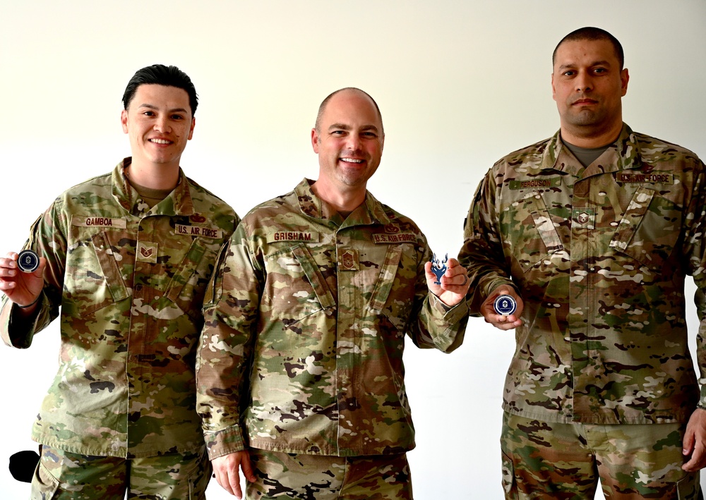 521st AMOW Command Chief visits 724 AMS