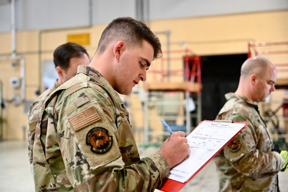 521st AMOW Command Chief visits 724 AMS