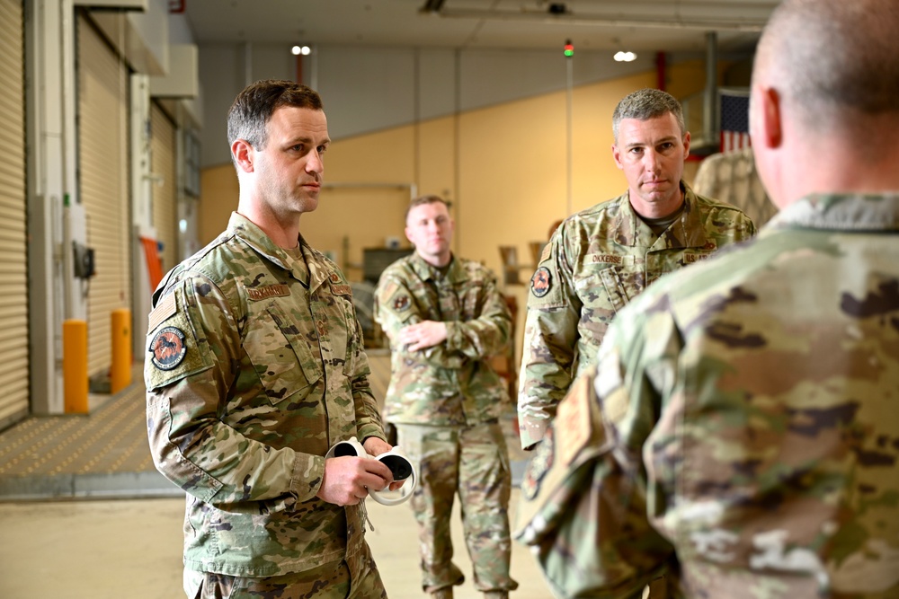 521st AMOW Command Chief visits 724 AMS