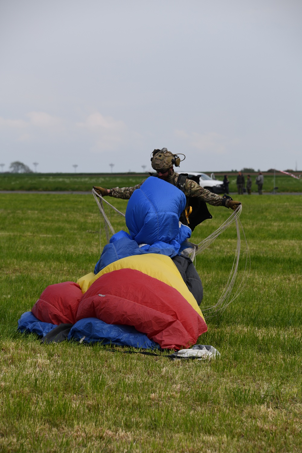 Belgian special forces paratroopers train on Chievres  Air base