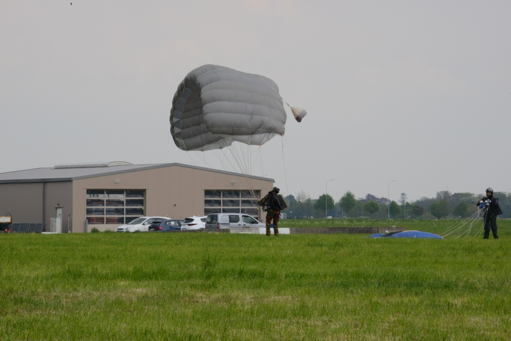 Belgian special forces paratroopers train on Chievres  Air base