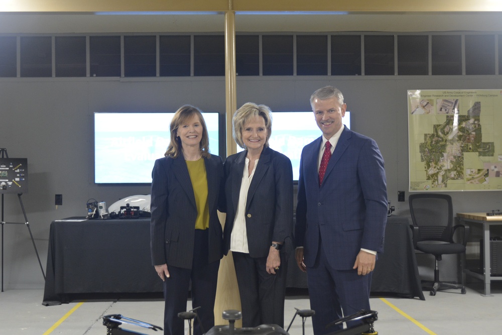 U.S. Sen. Cindy Hyde-Smith visits ERDC's Vicksburg, Mississippi, campus
