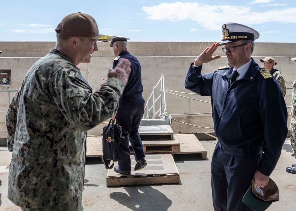 USS Hershel &quot;Woody&quot; Williams (ESB 4) Hosts Italian Naval Leadership