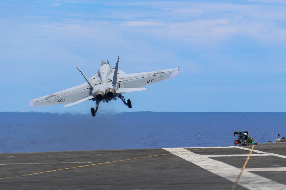 Abraham Lincoln conducts flight operations