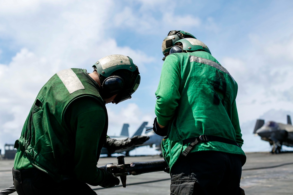 Abraham Lincoln conducts flight operations