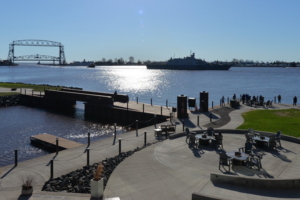 The future USS Minneapolis-Saint Paul (PCU LCS-21) arrives in Duluth, Minnesota