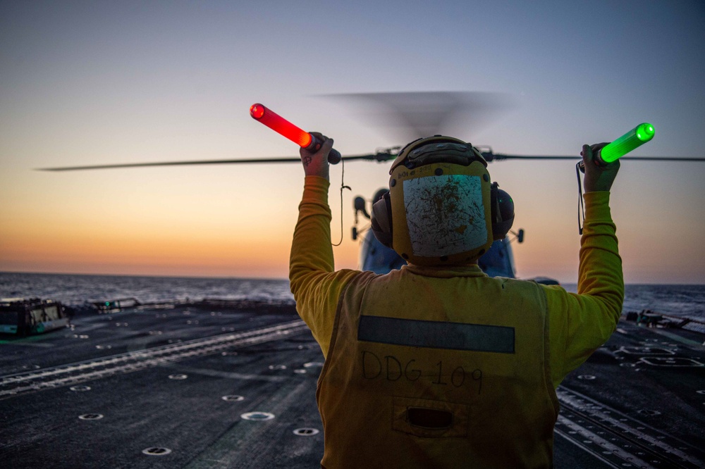 USS Jason Dunham (DDG 109) Conducts Flight Operations