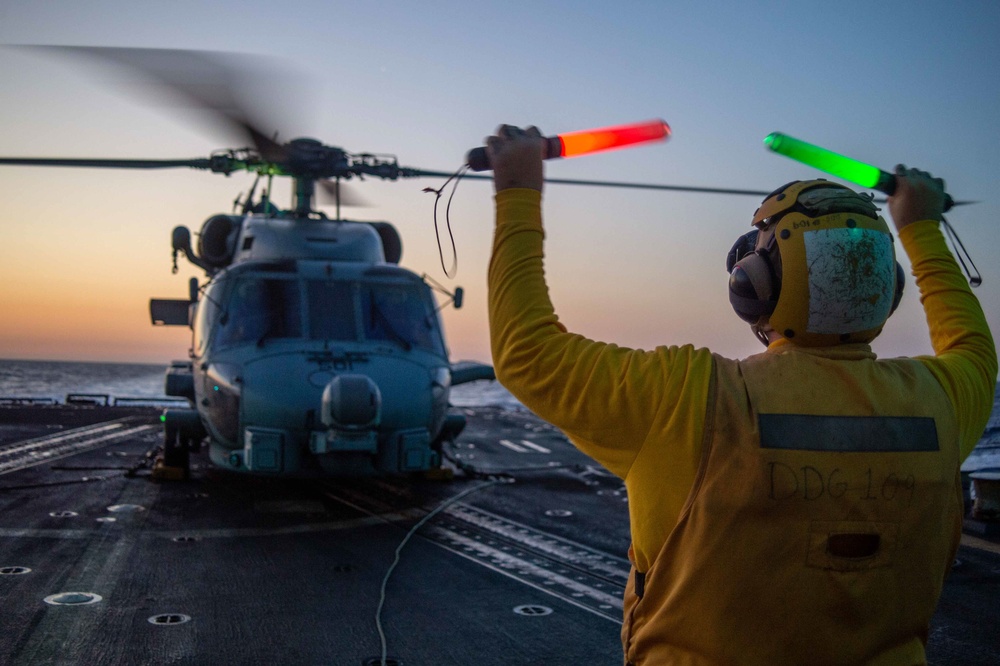 USS Jason Dunham (DDG 109) Conducts Flight Operations